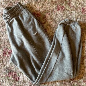 NIKE baggy sweatpants, women’s xs, no signs of wear, fleece lining